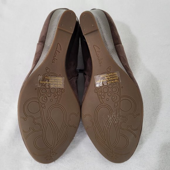Clarks Artisan Brown Suede Wedge Ankle Booties SZ 9.5 - Picture 9 of 10
